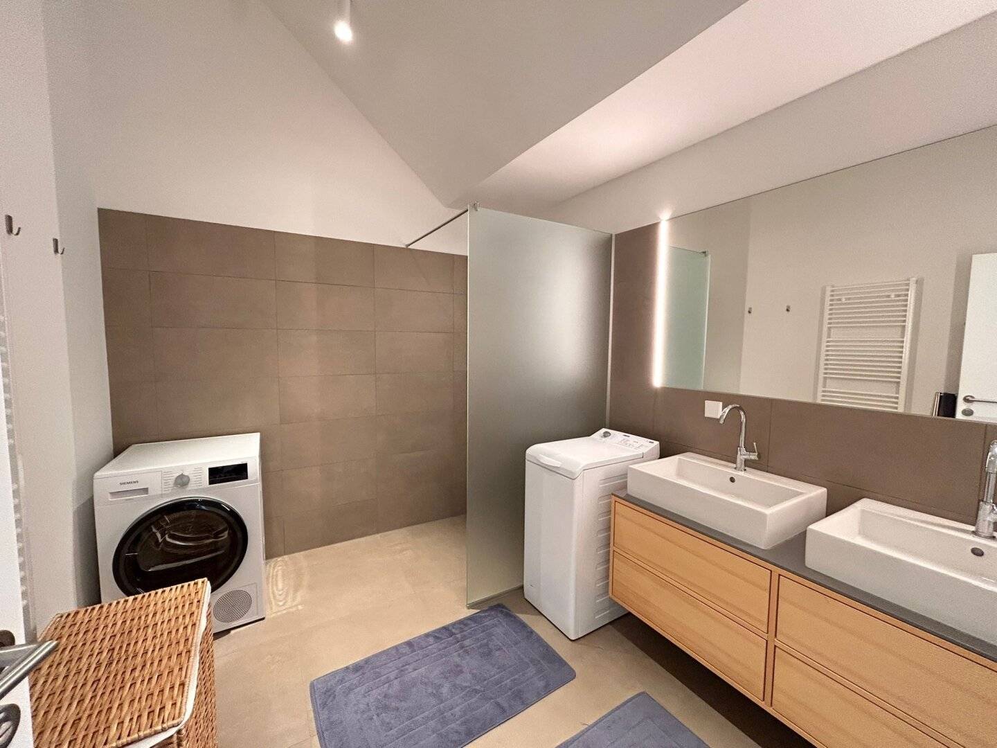 Apartment with roof terrace and wellness area