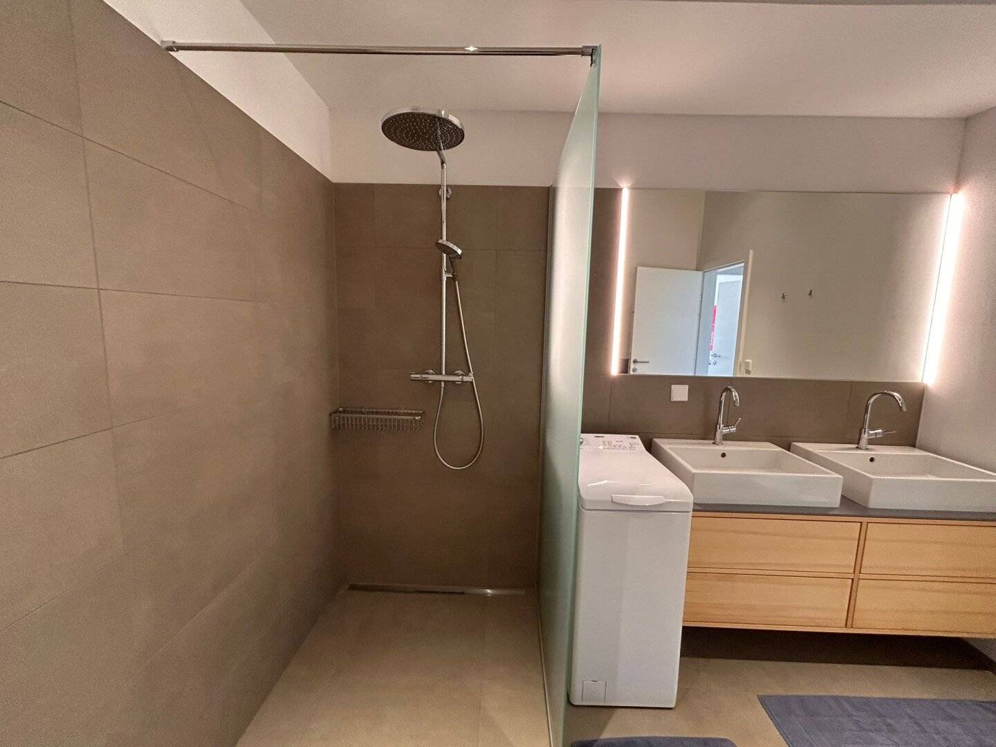 Apartment with roof terrace and wellness area