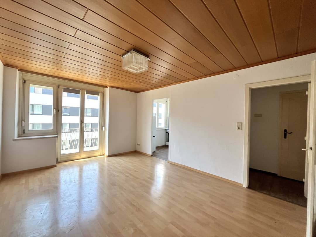 Bright 3-Room Apartment with Balcony and Courtyard View in Graz