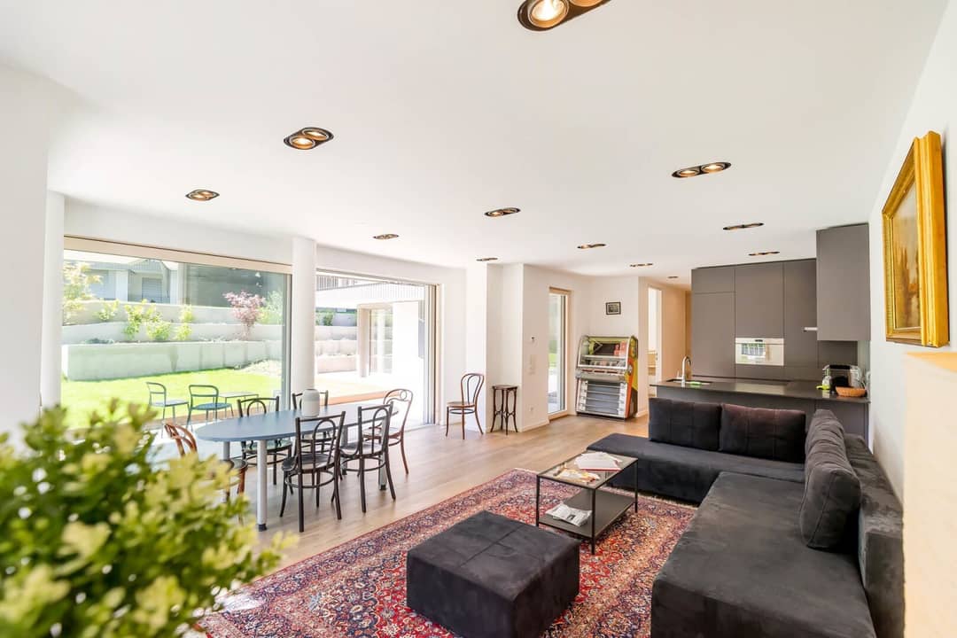 Neuwertige Wohnung mit Garten und Terrasse