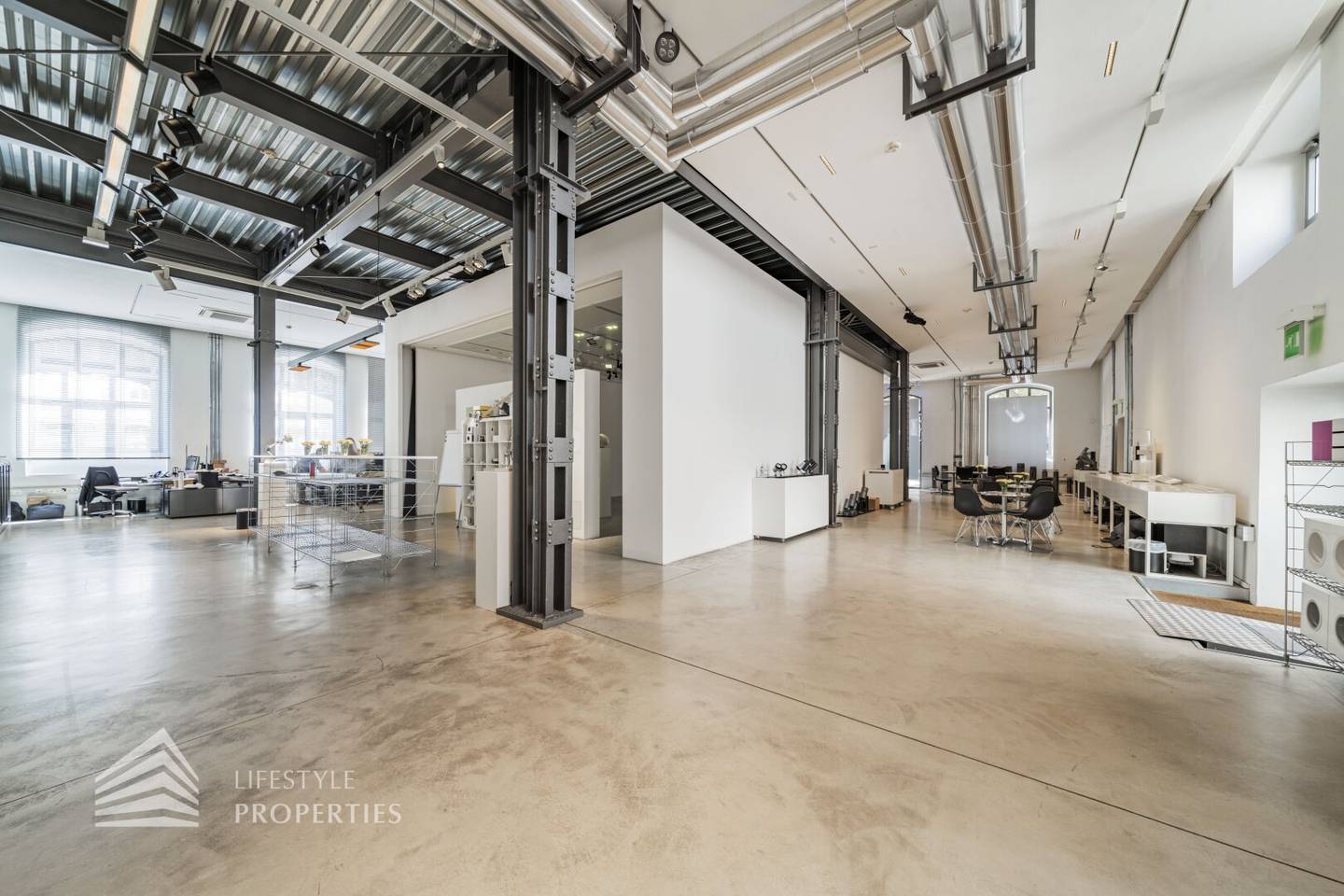 4.3% return! Indefinitely rented office space with loft character in Leopoldstadt near Donauinsel