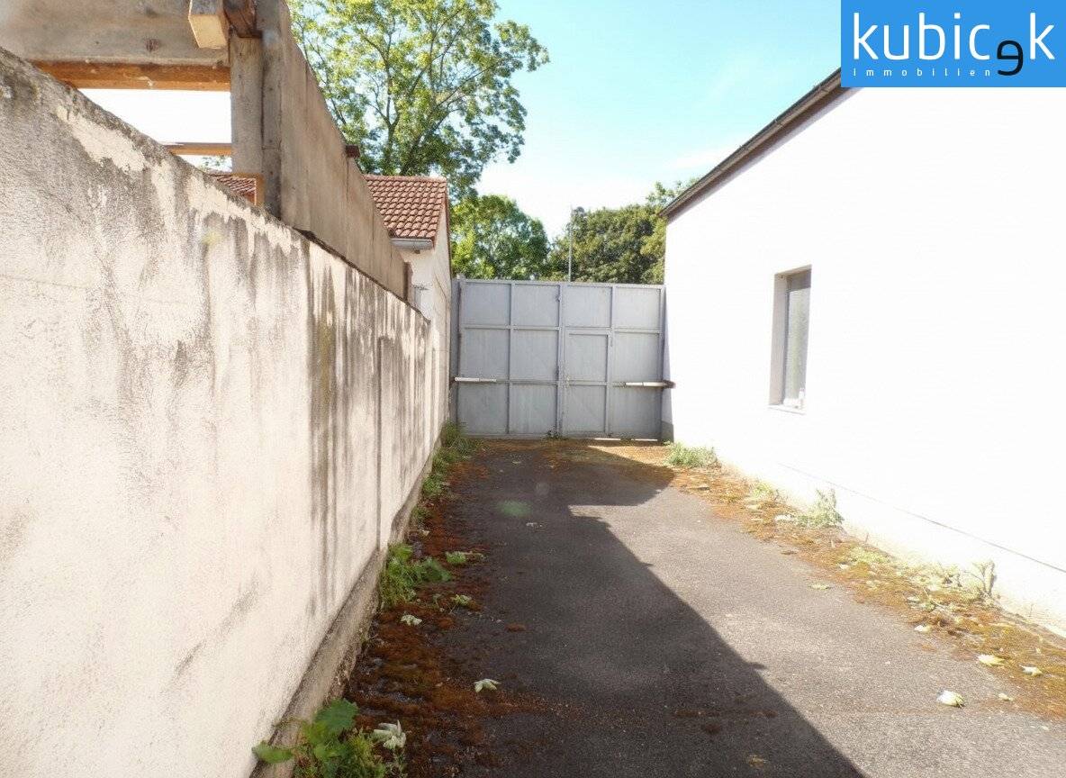 Well maintained farmhouse with versatile usable space in a central location