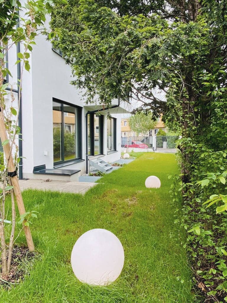 Bright Garden Apartment with Terrace and Garden in Mauer
