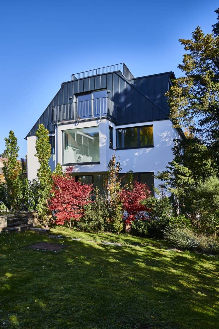 Bright Garden Apartment with Terrace and Garden in Mauer