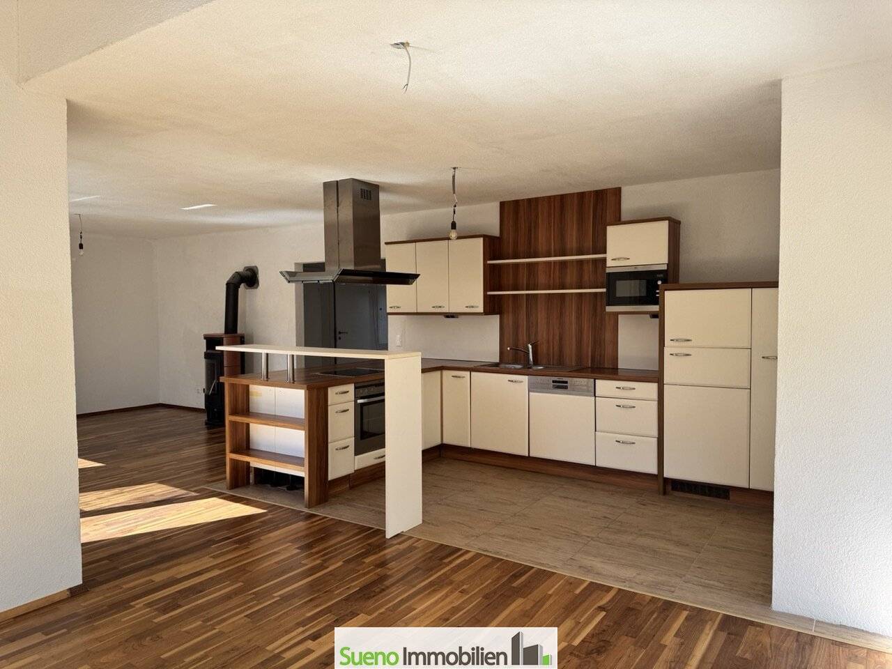 Helles Einfamilienhaus mit Garten Balkon und Garage