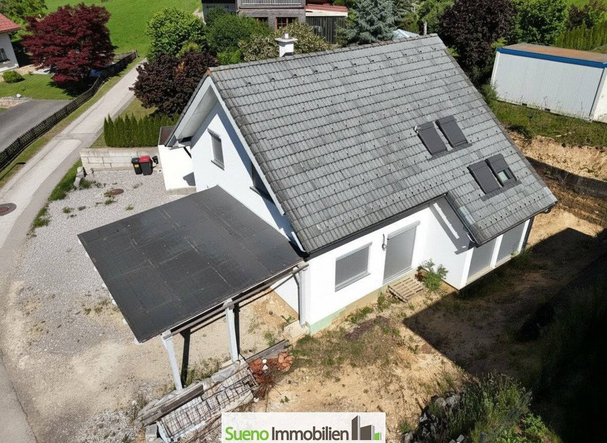 Helles Einfamilienhaus mit Garten Balkon und Garage