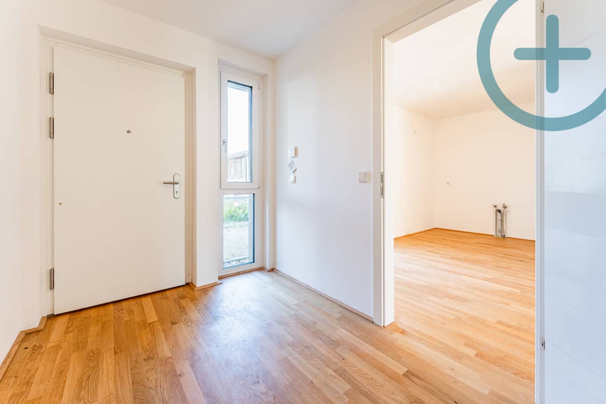 Modernes Reihenhaus mit Garten und Terrasse