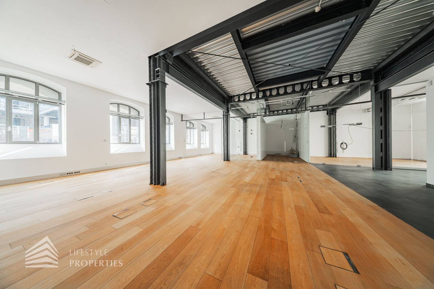 Office space with loft character in Leopoldstadt near Donauinsel in Vienna's Leopoldstadt near Donauinsel? no duplicate please? edit: keep as Leopoldstadt near Donauinsel as originally intended? Actually final: Office space with loft character in Leopoldstadt near Donauinsel; de: same as earlier.