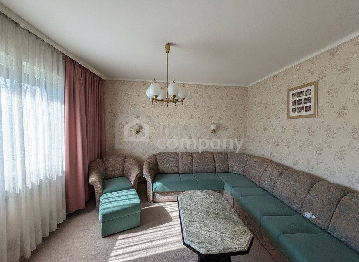 Helles Einfamilienhaus mit Garten und 7 Zimmern