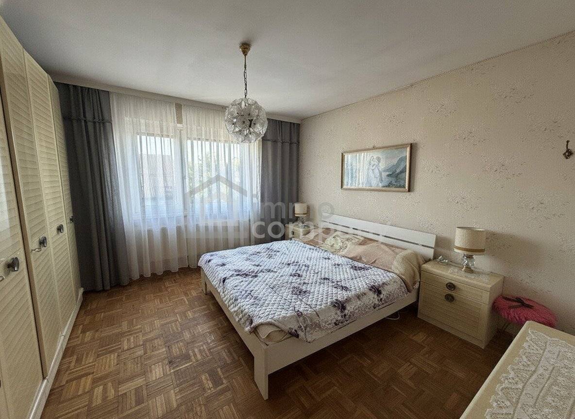 Helles Einfamilienhaus mit Garten und 7 Zimmern