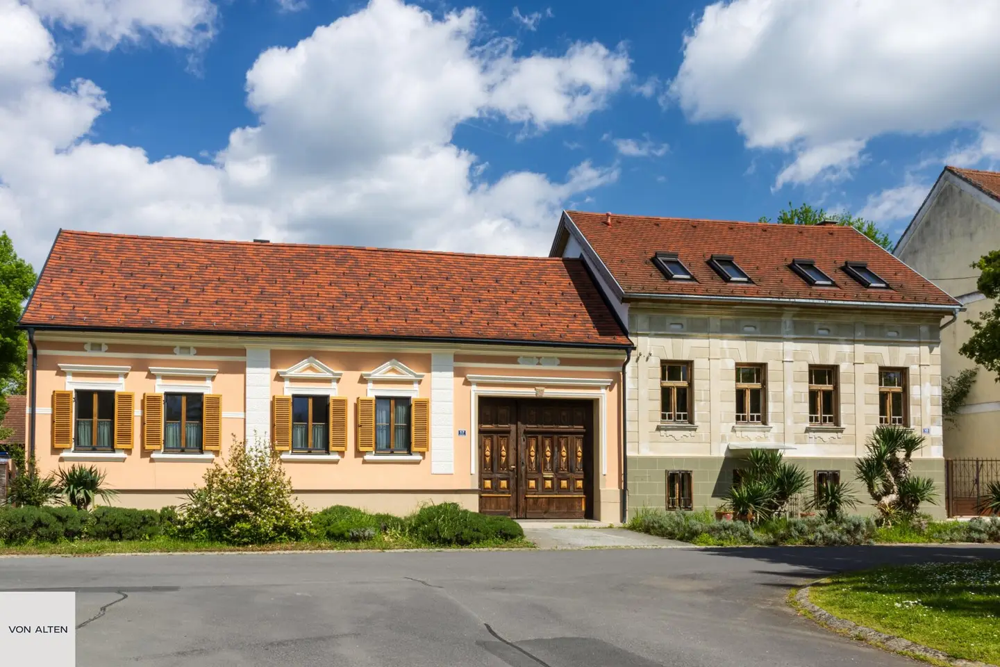 Mehrfamilienhaus mit Garten und Terrassen im historischen Ortskern