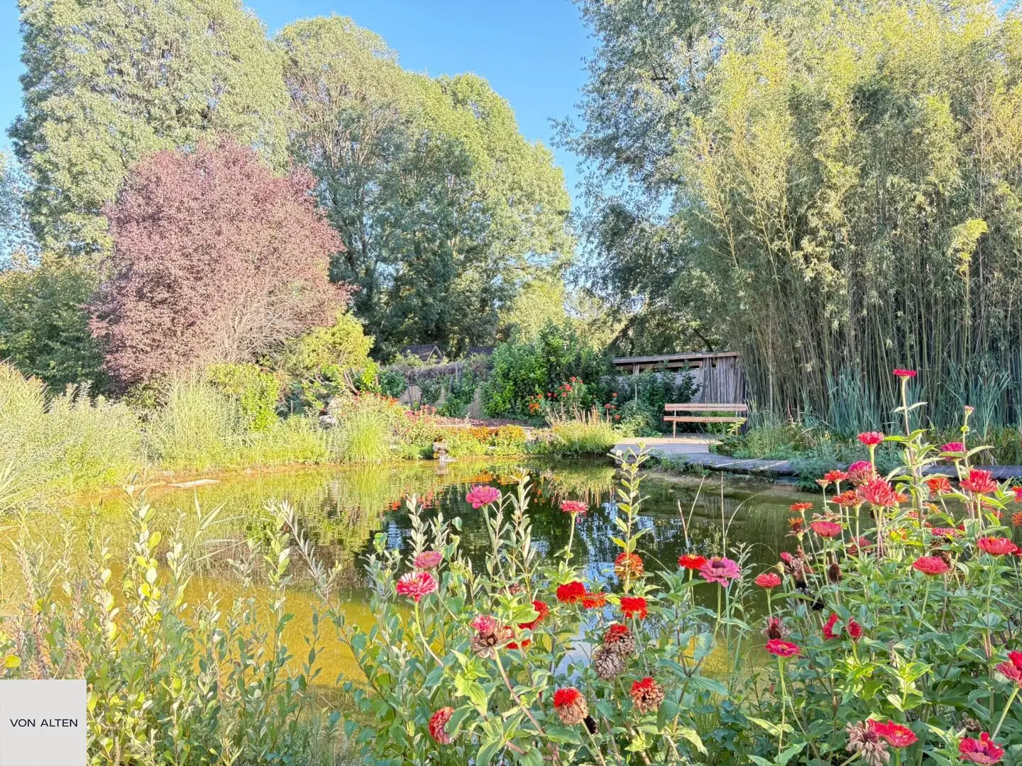 Mehrfamilienhaus mit Garten und Terrassen im historischen Ortskern