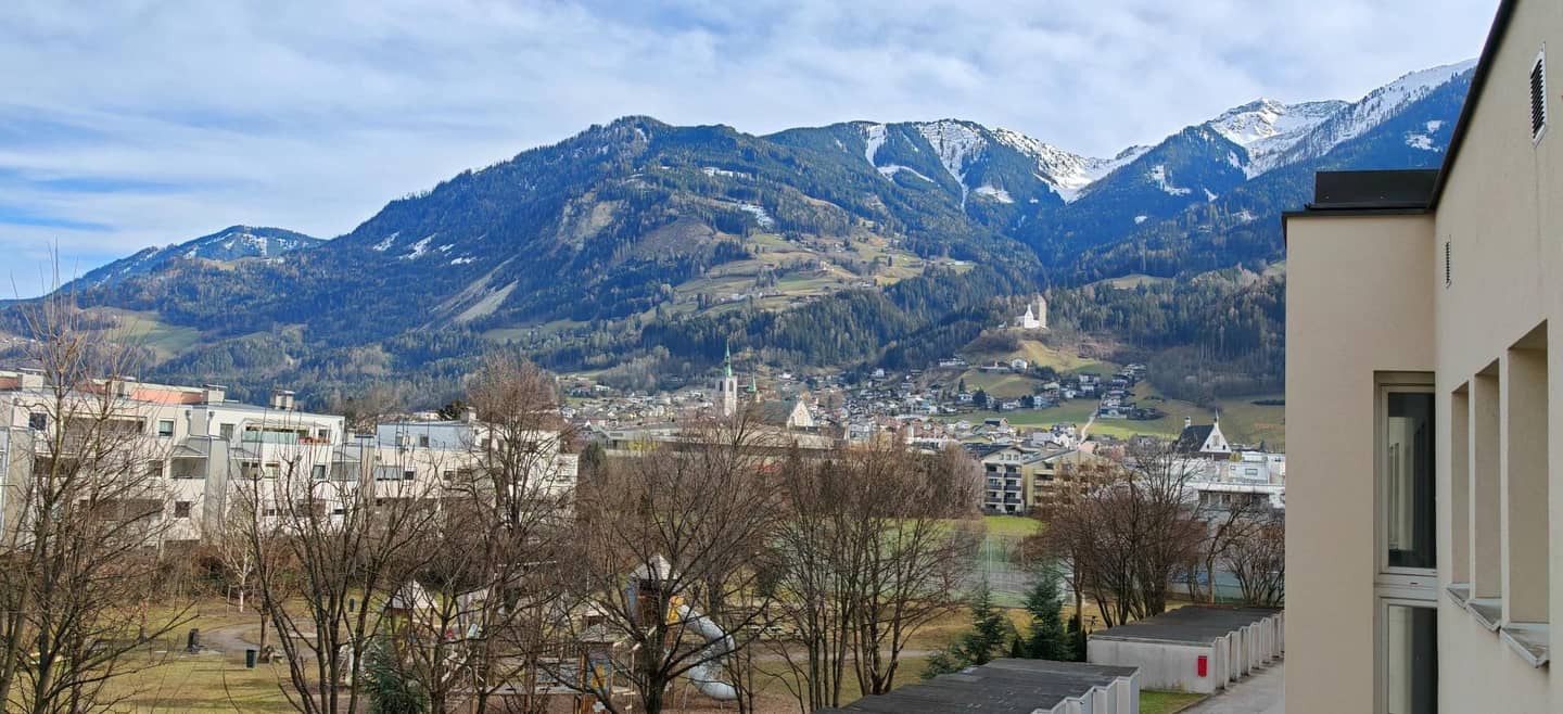 Dachgeschosswohnung renovierte Loggia Bergblick