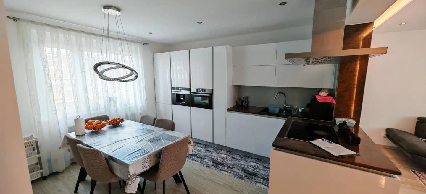 Dachgeschosswohnung renovierte Loggia Bergblick