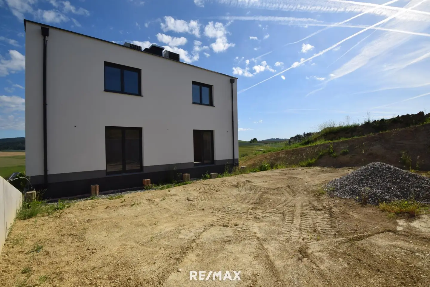 New build apartment first occupancy with generous plot