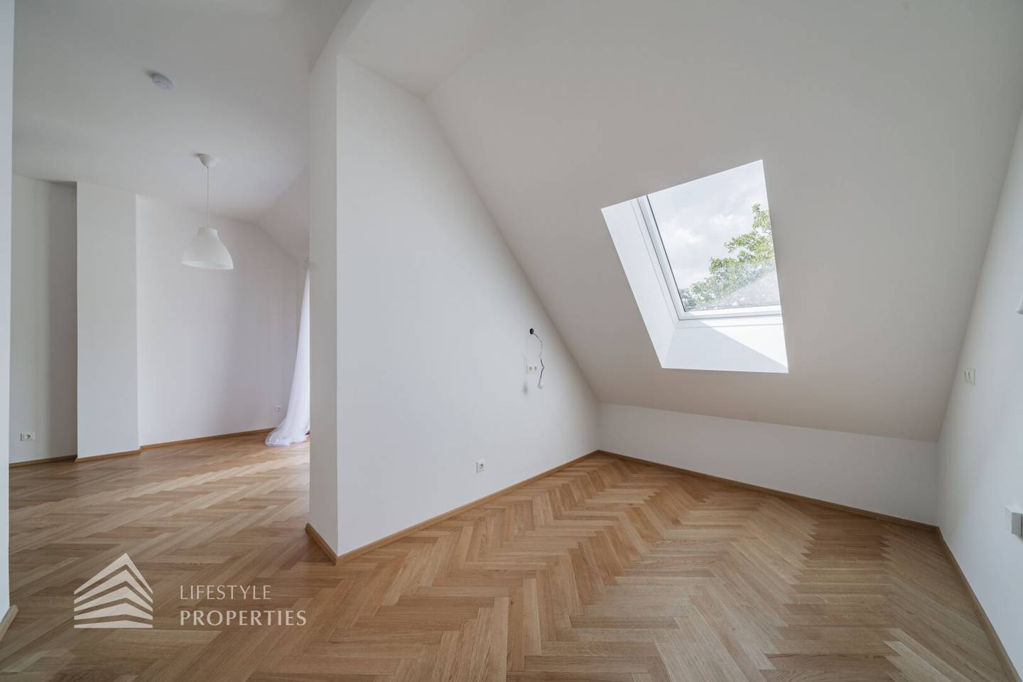 New build penthouse apartment with two terraces
