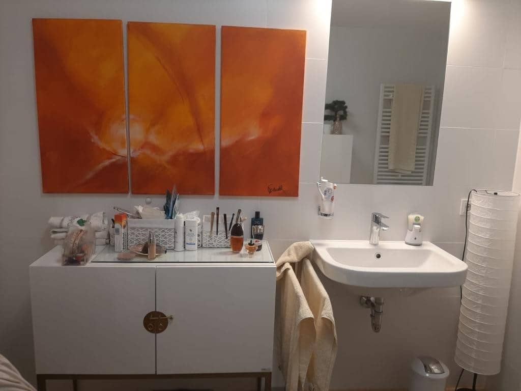 Bad mit Badewanne EG