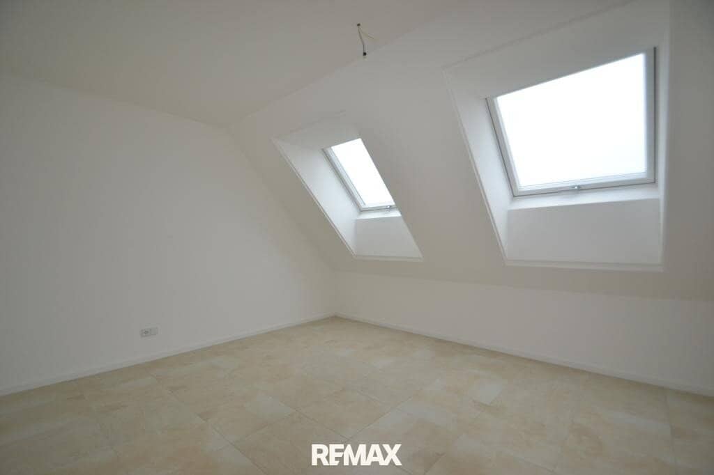 Apartment roof terrace with carport near station