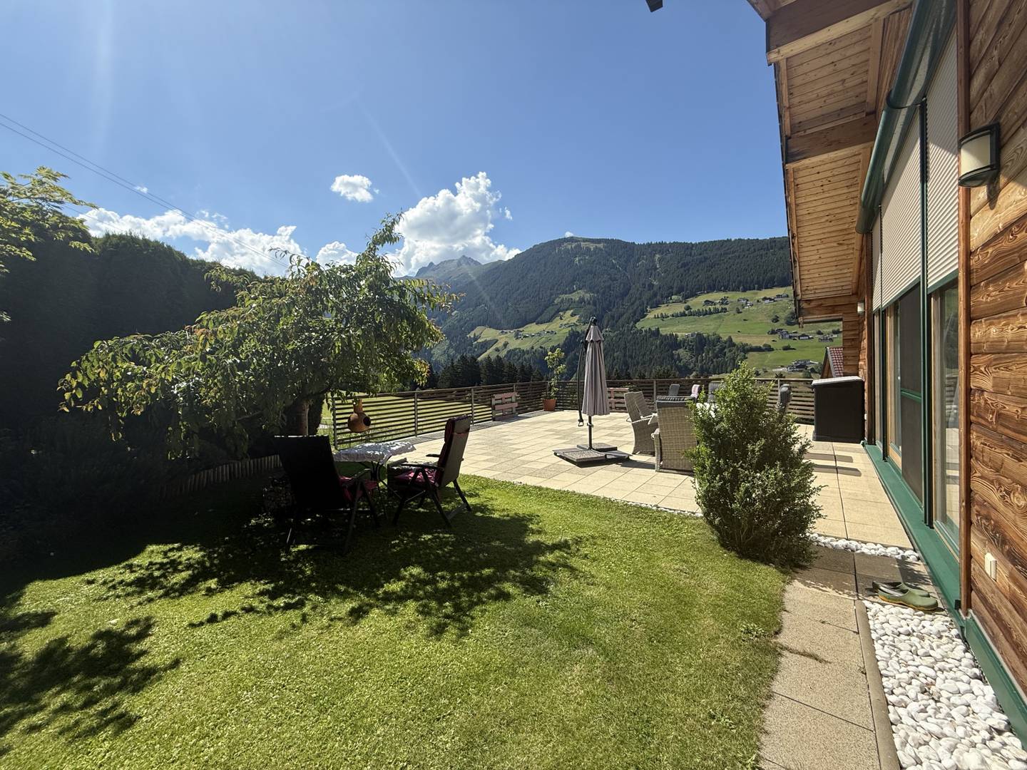 Waldrandlage mit großer Südwestterrasse Wohnung