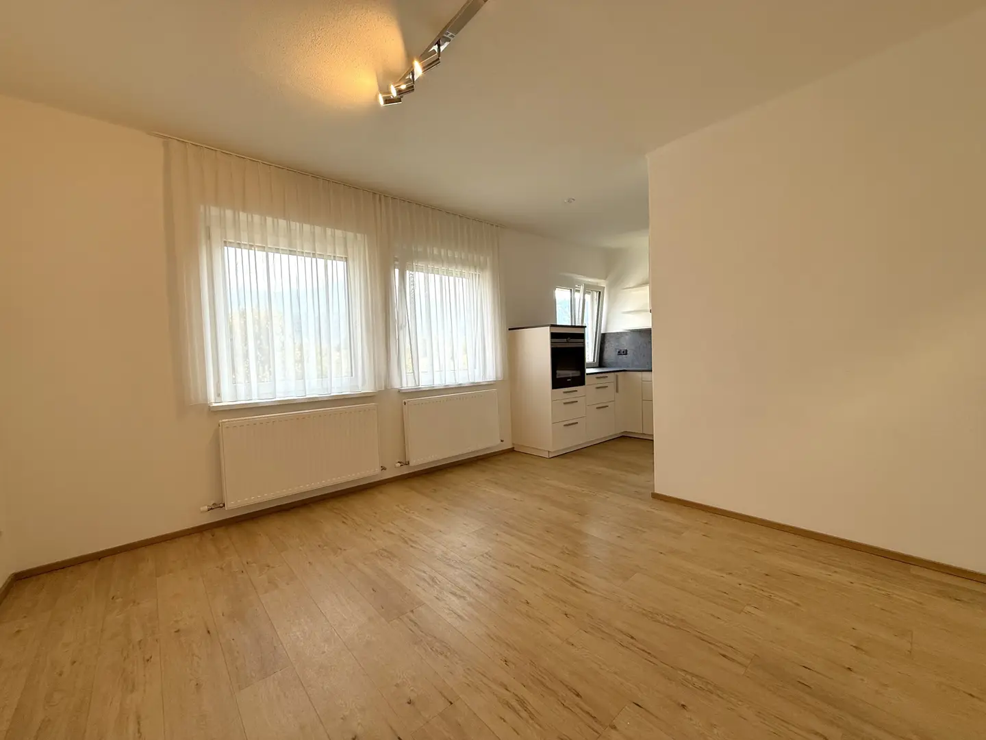 Wohnung Generalsaniert Balkon Kliniknähe