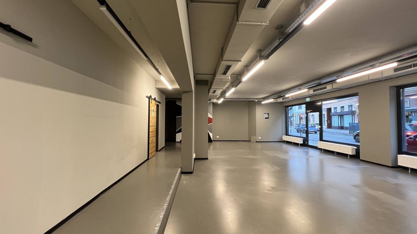 Great commercial space near Alserstrasse