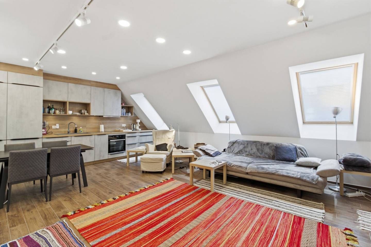Dachgeschoss Maisonette mit Sonnenterrasse und Weitblick in Favoriten