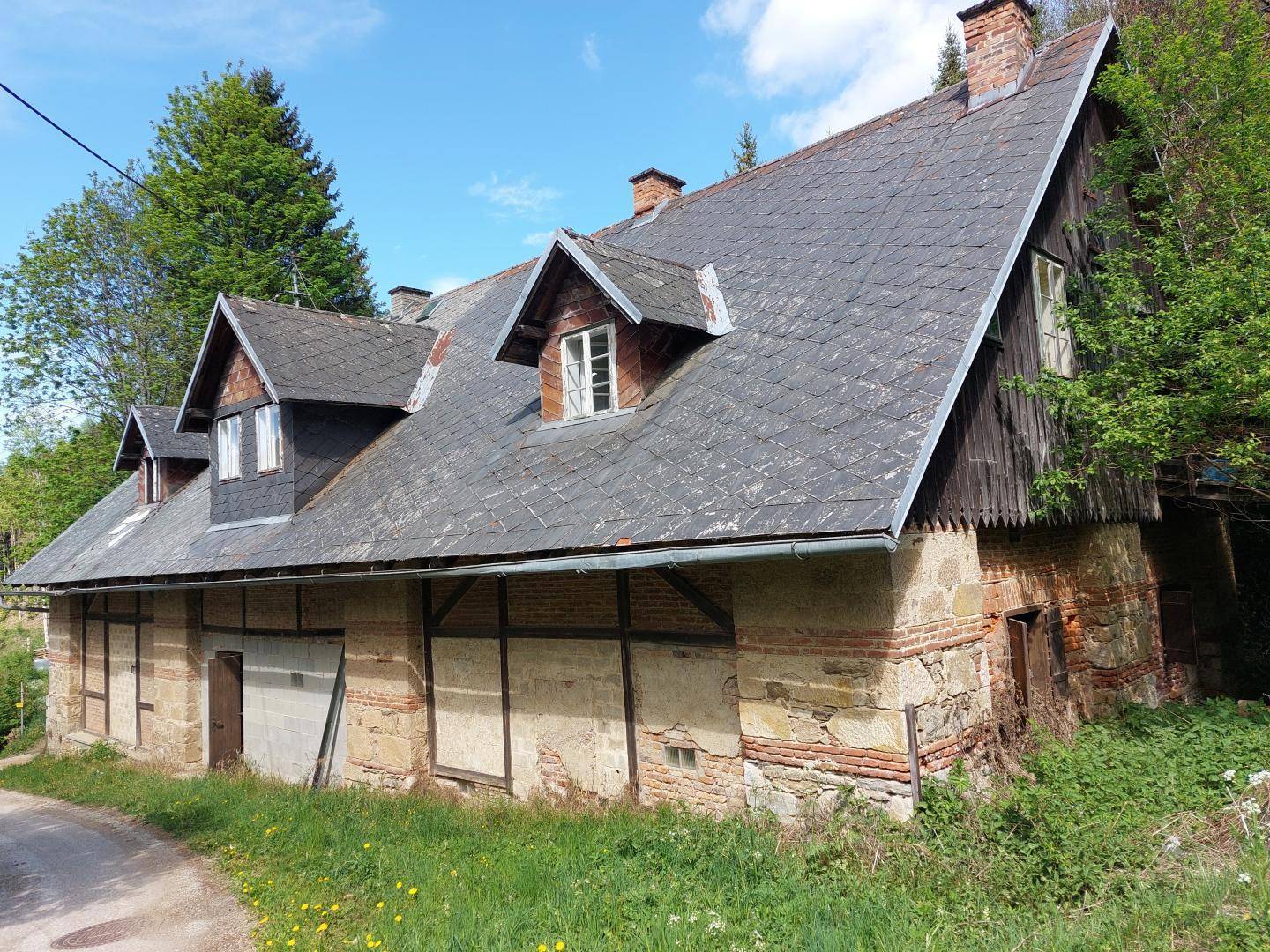 Historisches Wohnhaus mit Werkstatt und barrierefreiem Zugang