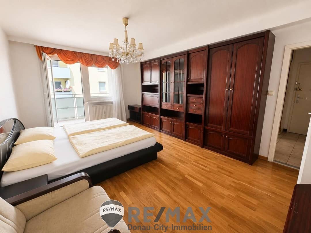 Wohnung mit Loggia und Balkon und Lift