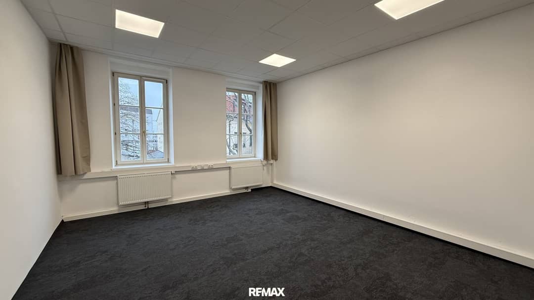 Spacious apartment opposite the train station