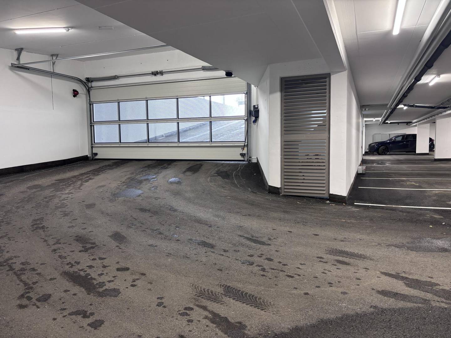 Underground parking space in central Perg