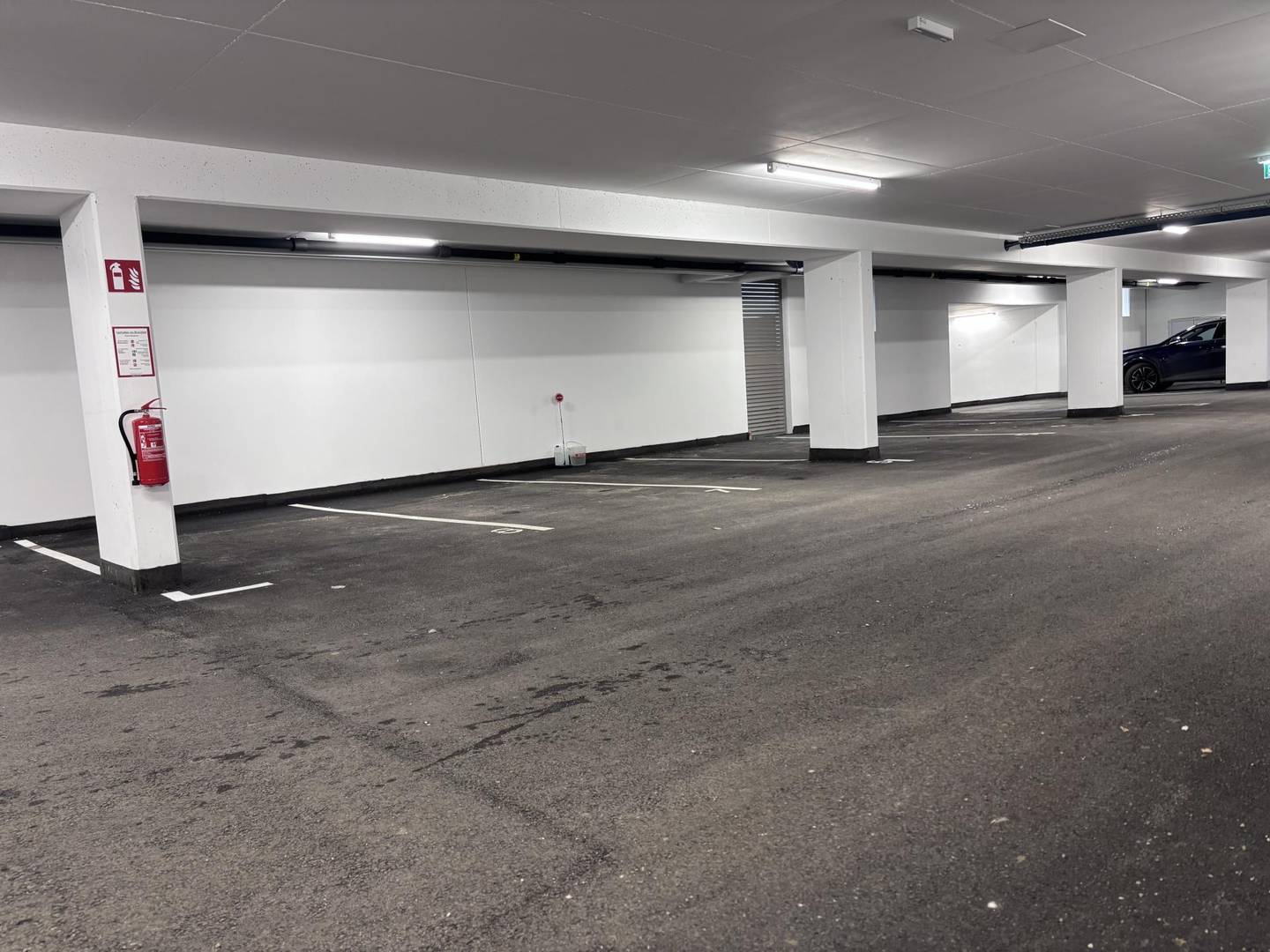 Underground parking space in central Perg