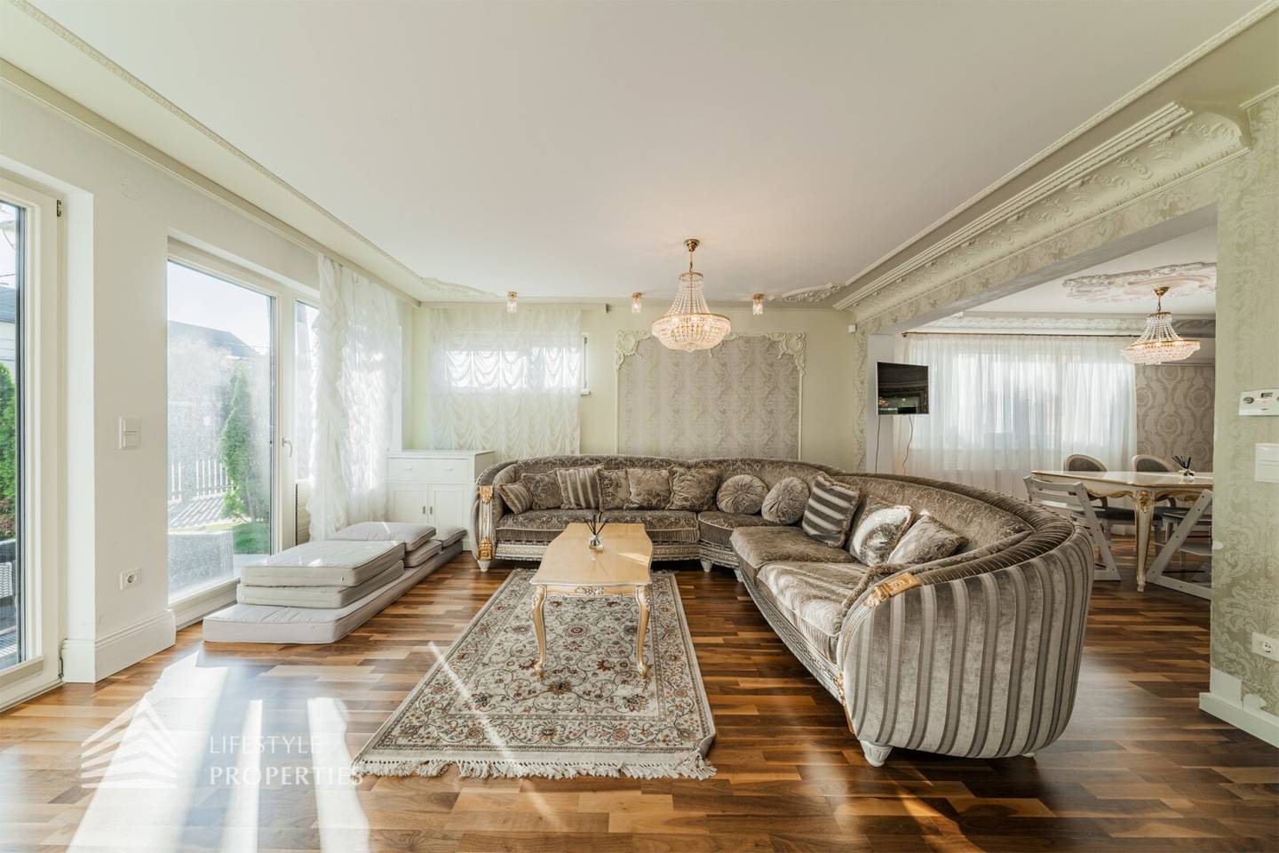 Spacious single family house with a beautiful garden, near Alte Donau
