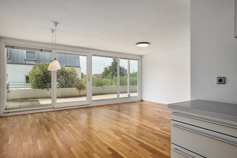 Apartment with spacious terrace in quiet location