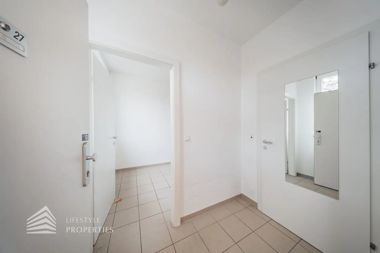 Wohnung DG hochwertig saniert nahe Landstraße