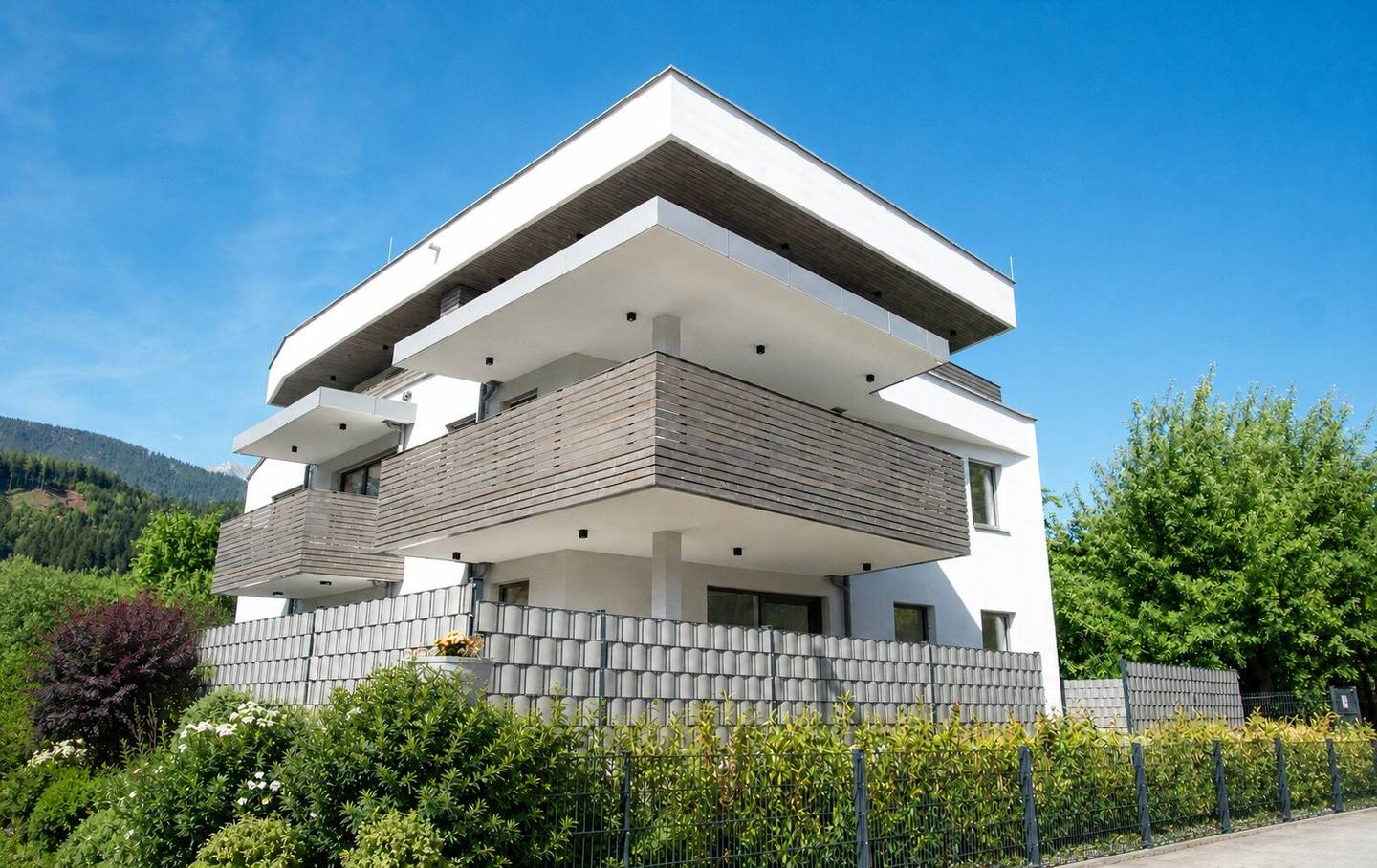 New Build Apartment First Occupancy Large Balcony