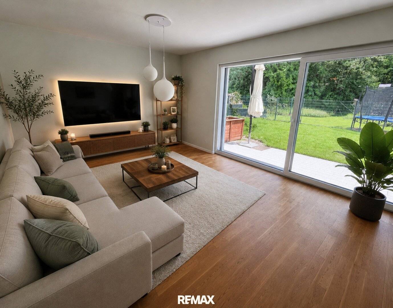 Modern townhouse with garden and parking in quiet location