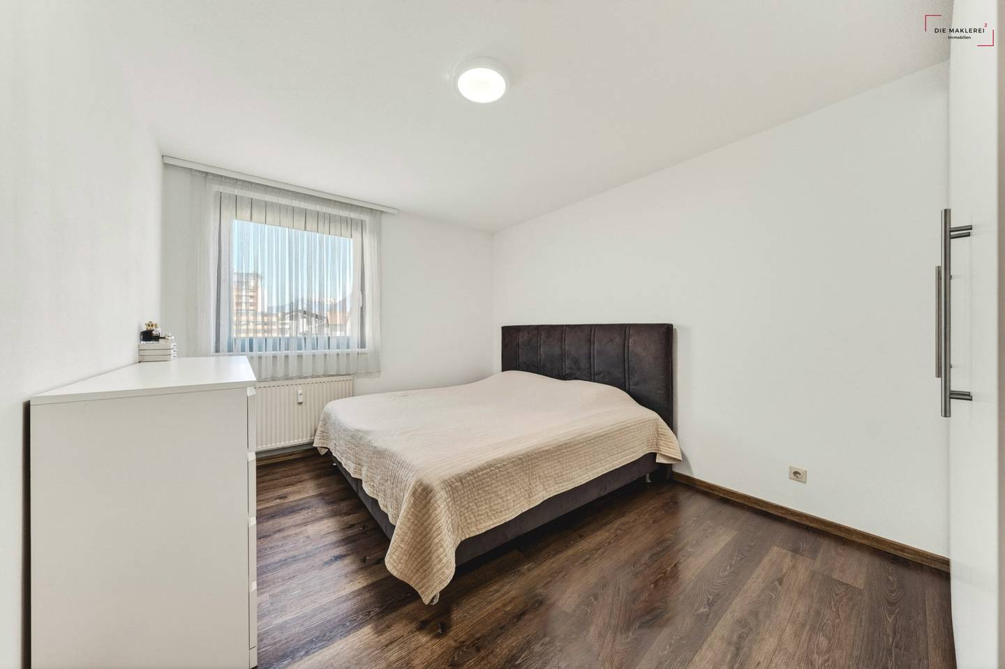 Apartment renovated with loggia and garage space