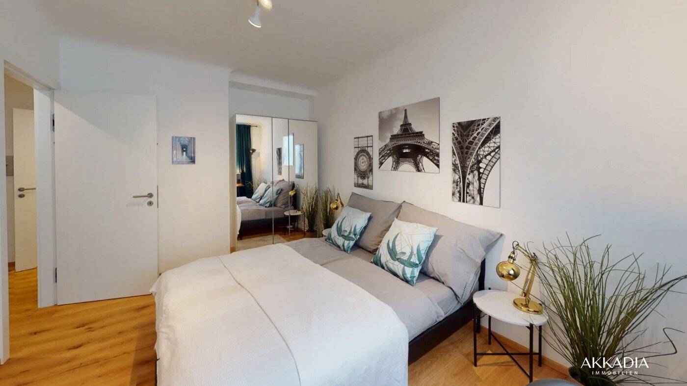 Apartment near Rudolfsplatz with open living area