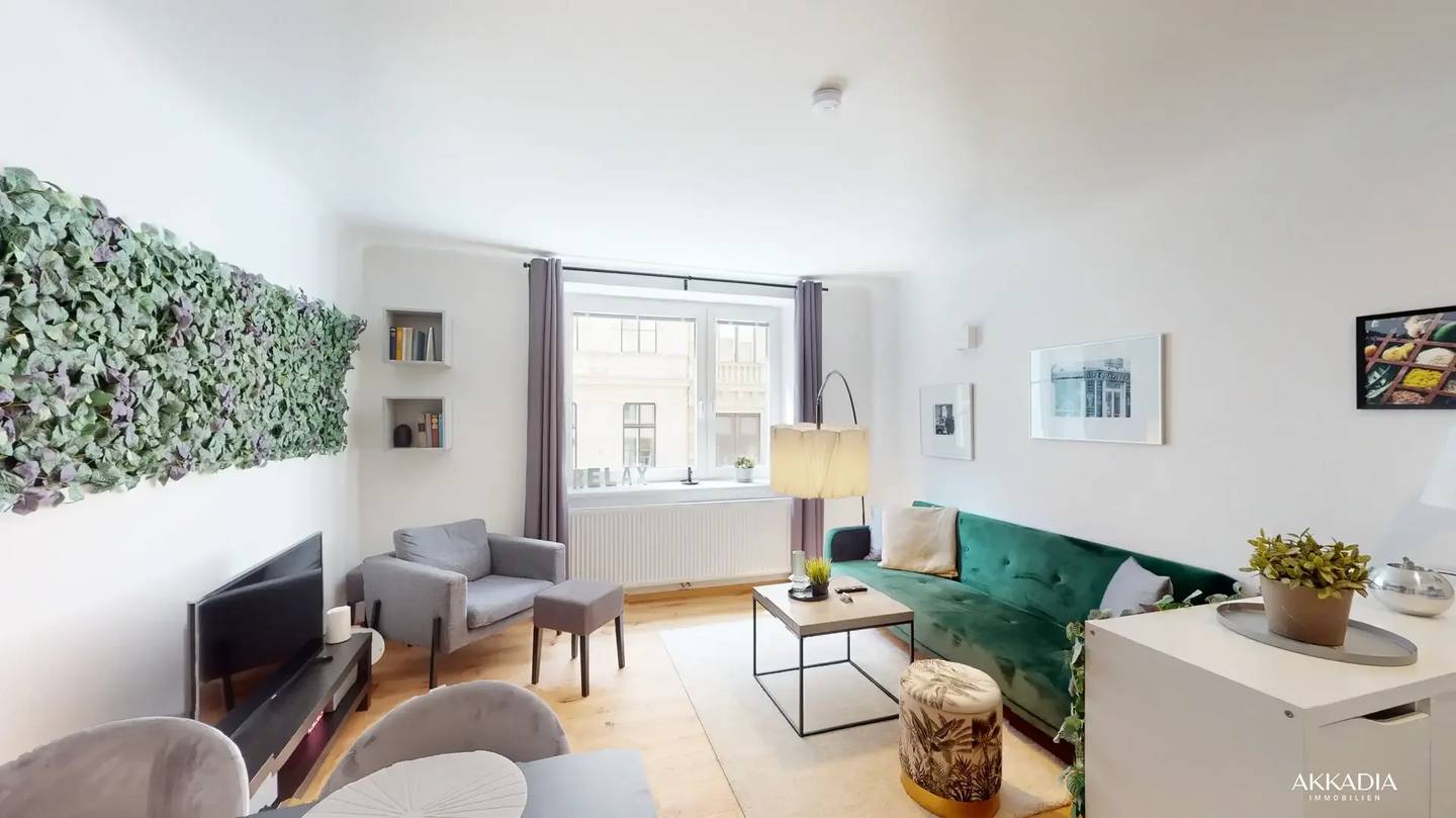 Apartment near Rudolfsplatz with open living area