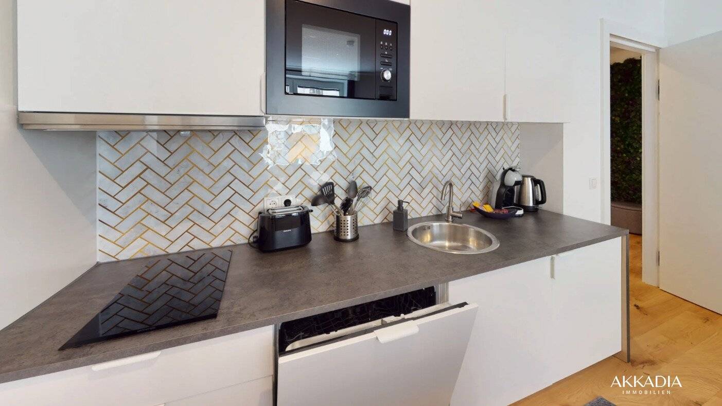Apartment near Rudolfsplatz with open living area