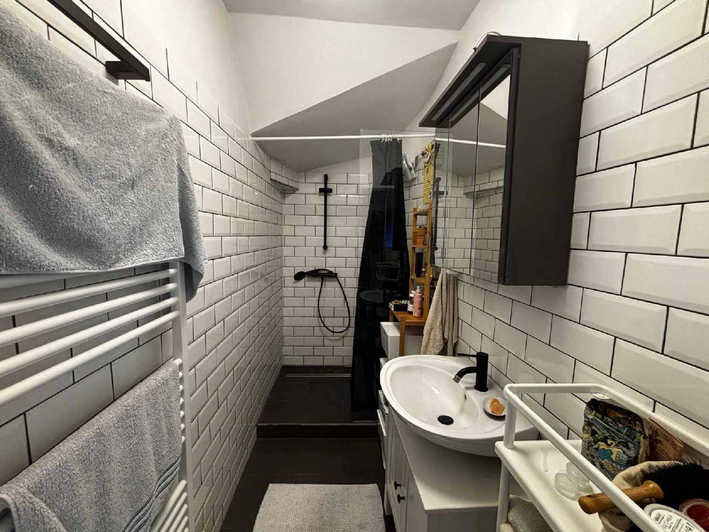 Ground floor apartment near Schubertpark courtyard garden