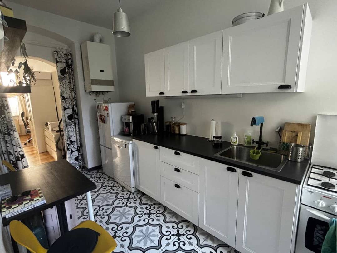 Ground floor apartment near Schubertpark courtyard garden