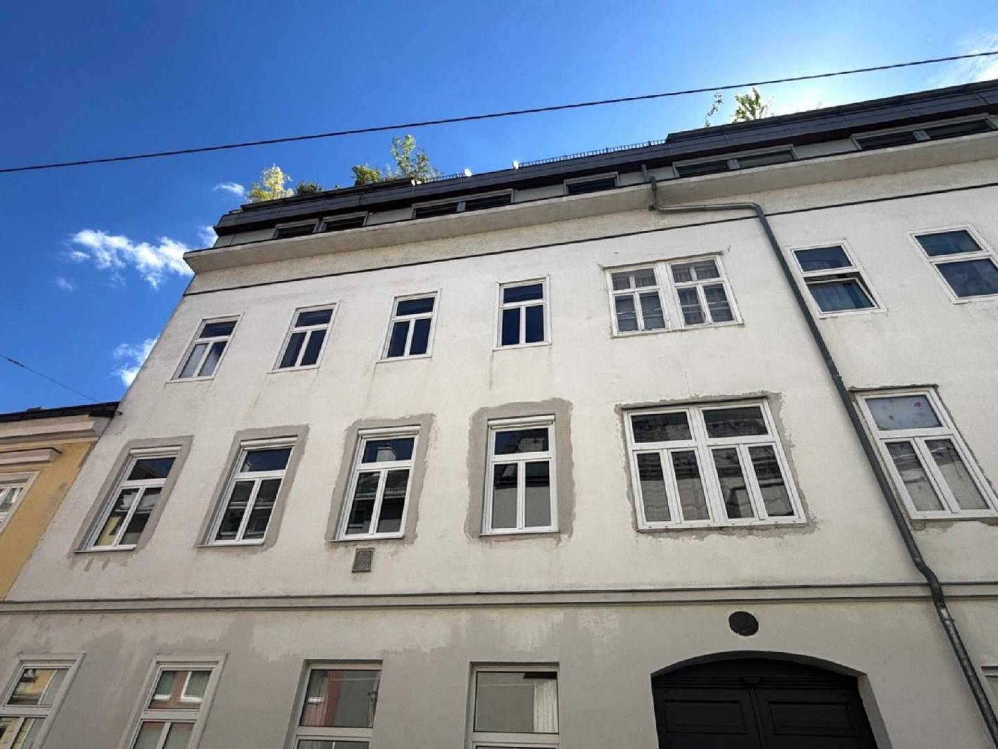 Ground floor apartment near Schubertpark courtyard garden
