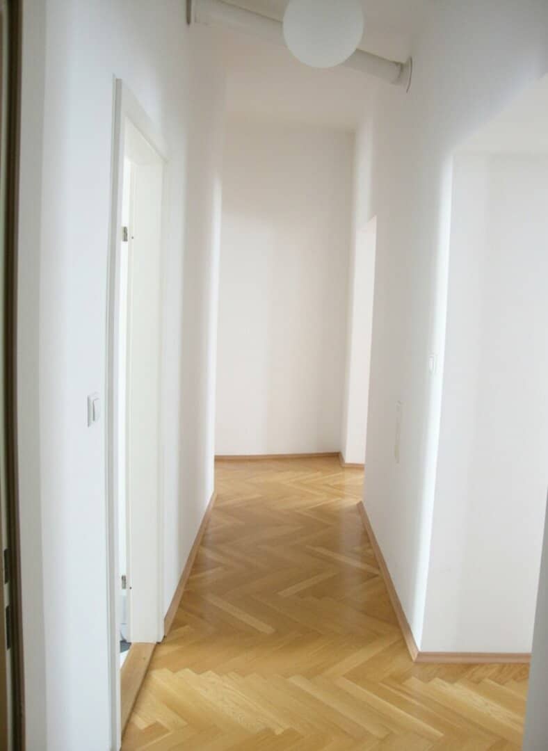 Etagenwohnung unbefristet vermietet zentrale Lage mit Einbauküche