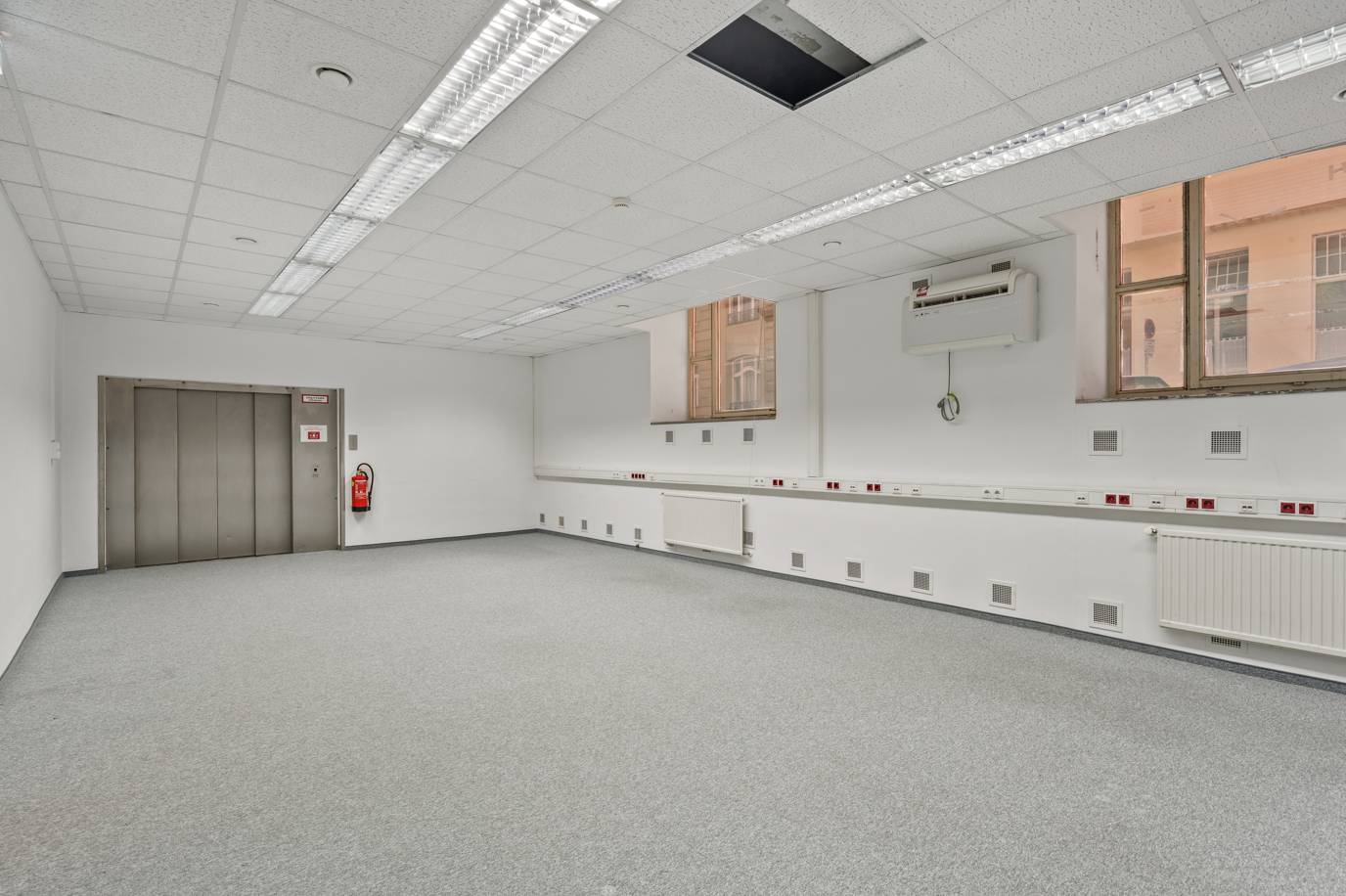 Flexible commercial space with freight elevator near Wien Mitte