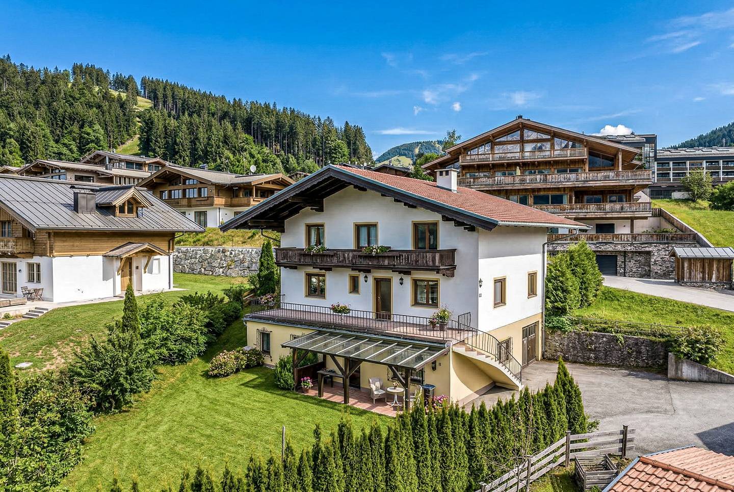 Charmantes Appartementhaus mit Bergpanorama an der Skipiste in Ellmau