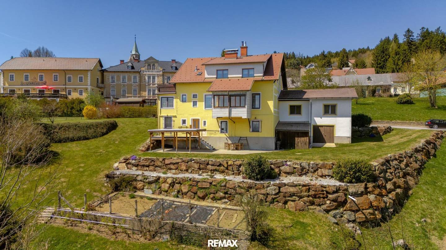 Einfamilienhaus mit Garten und Dachterrasse in sonniger Hanglage