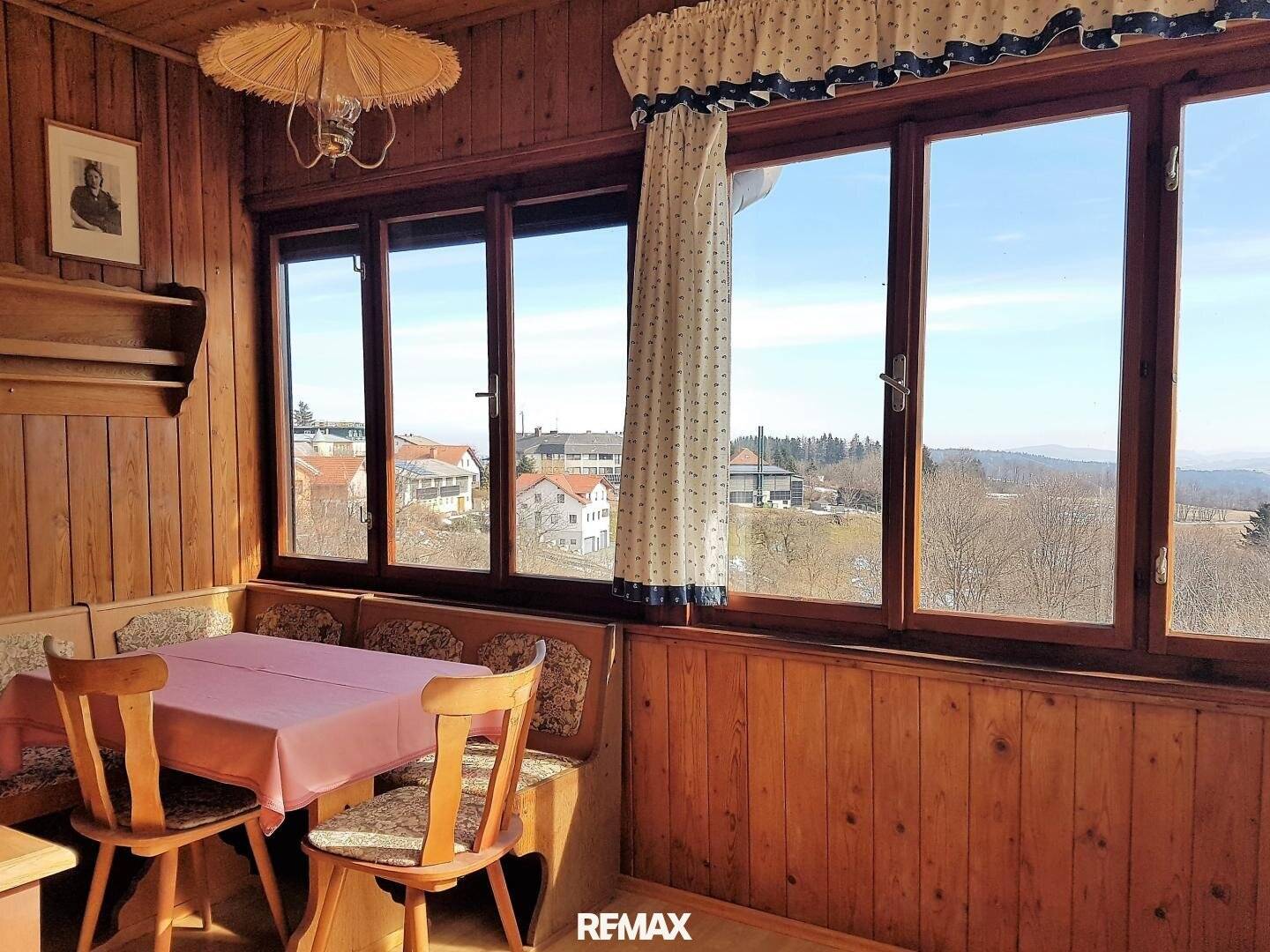 Einfamilienhaus mit Garten und Dachterrasse in sonniger Hanglage