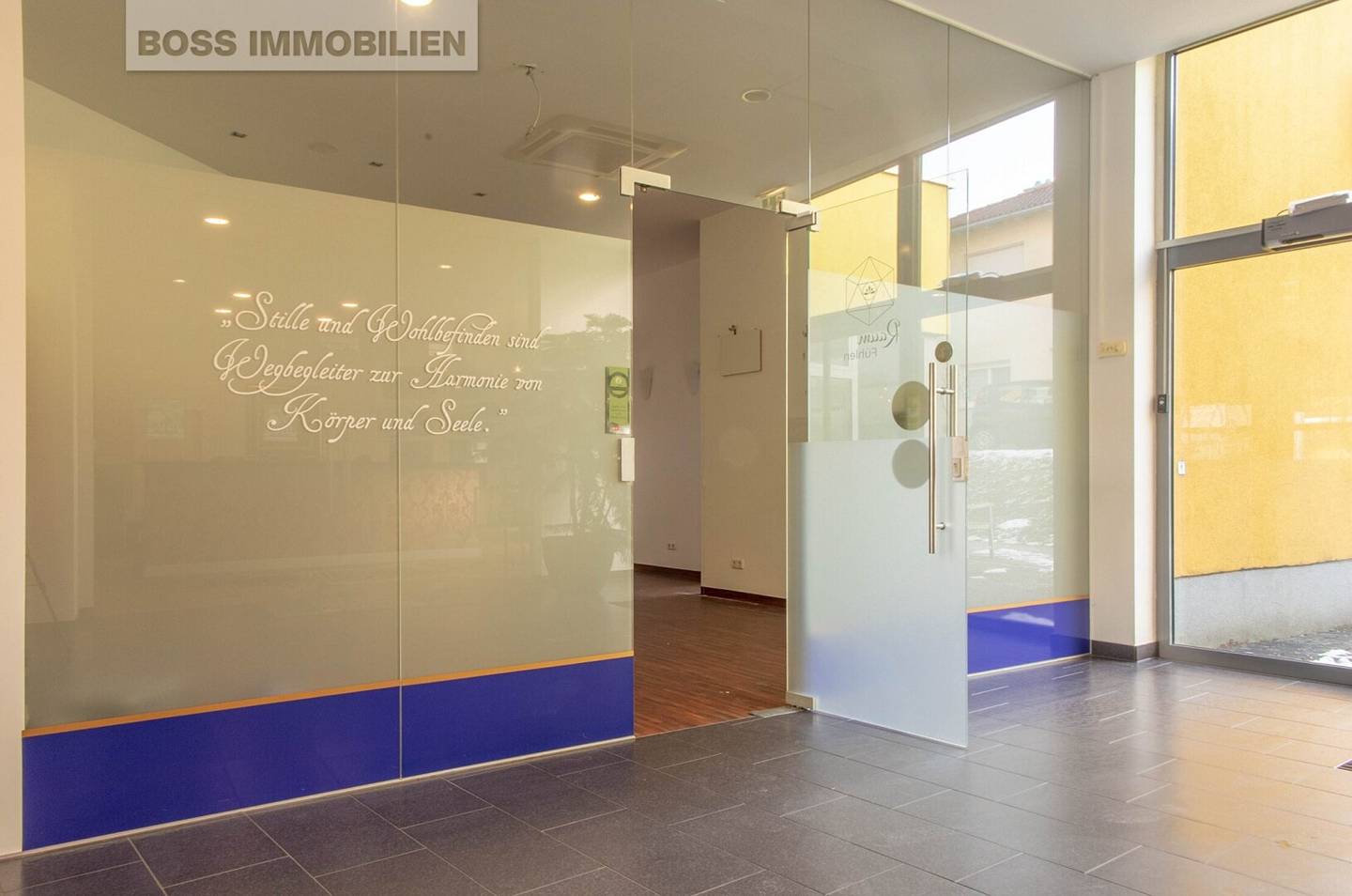 TOP commercial premises 102 m² usable space in St.Martin?-no-embellishment? (Note: The English translation should reflect the German text faithfully)