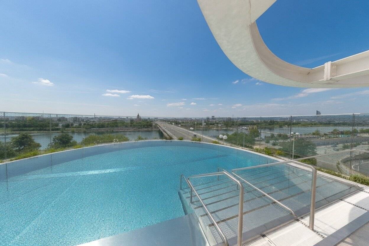 Hochwertige Wohnung mit Balkon und Weitblick in der 42. Etage